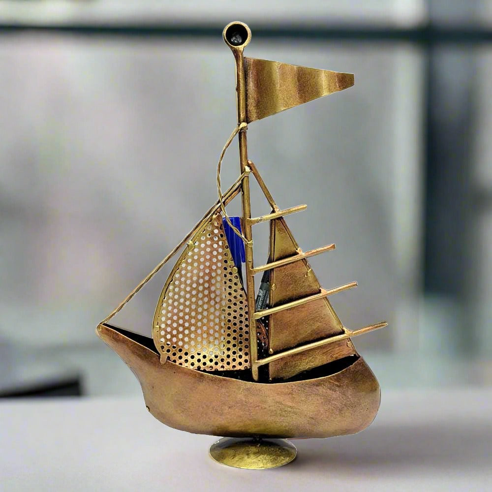 A 30cm sturdy metal pen holder that serves as a beautiful piece of desk decor.