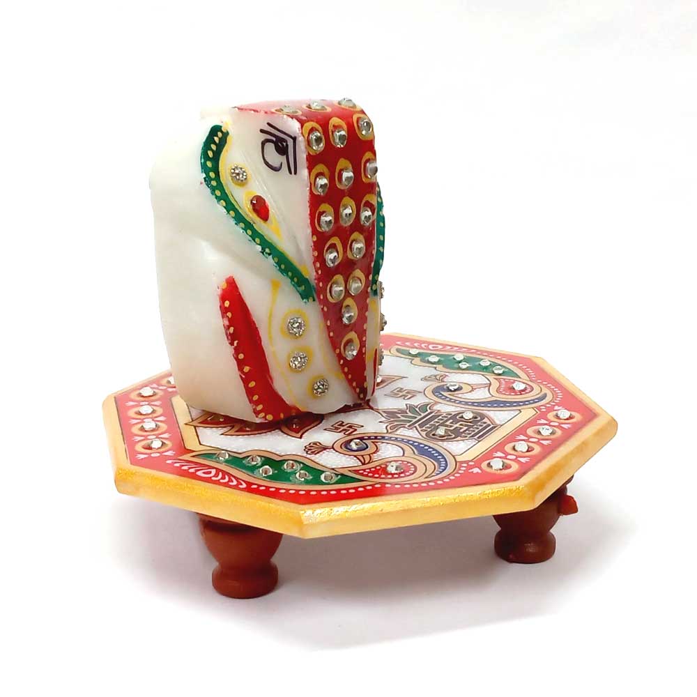 Auspicious marble Chowki Ganesh murti for pooja and décor.