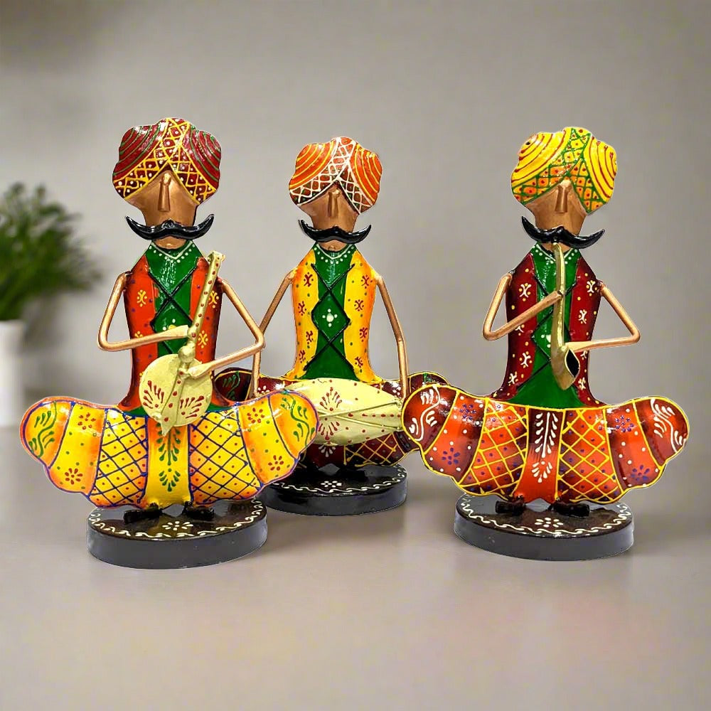 A handcrafted iron musician set, perfect for home decoration and gifting.