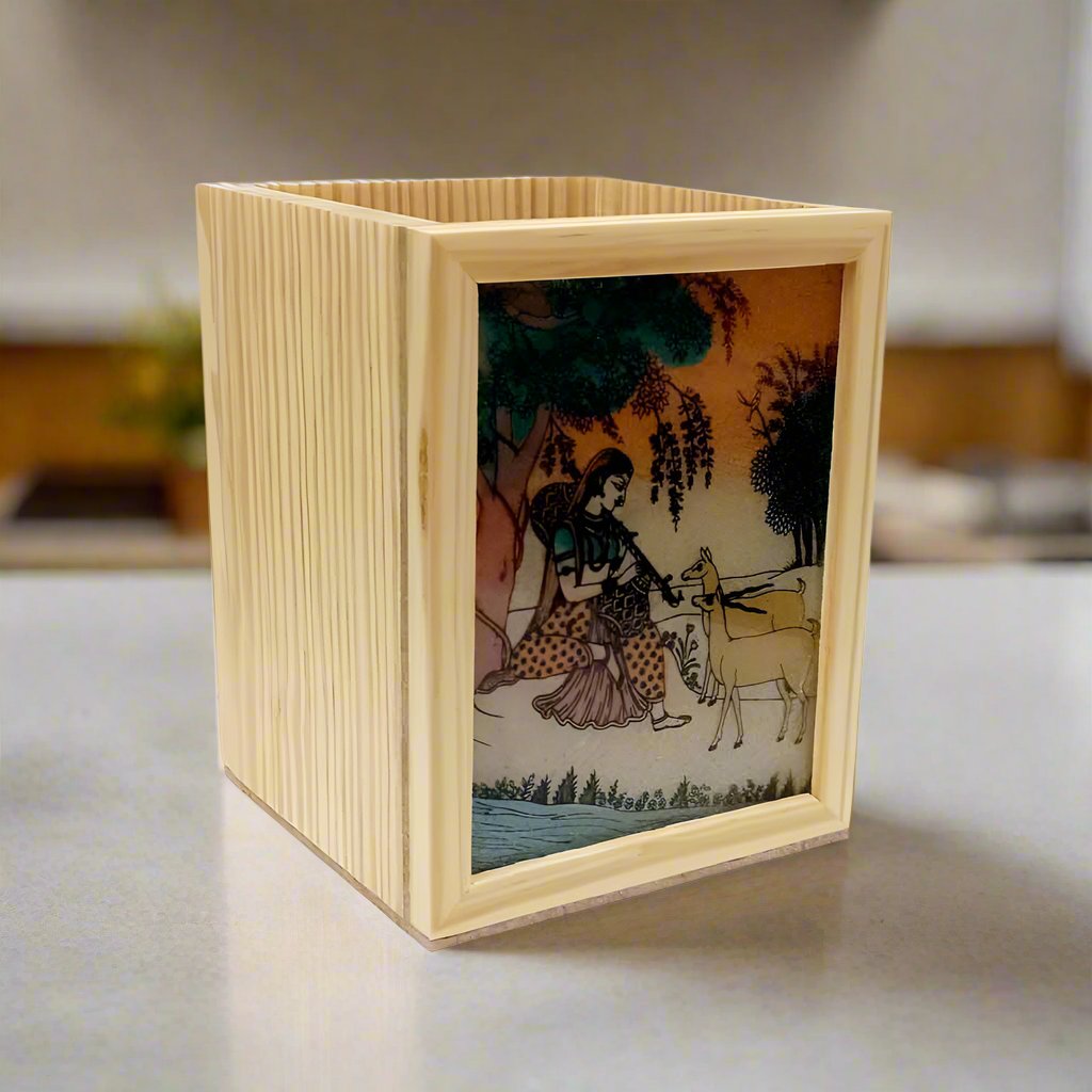 Wooden Pen Stand with Decorative Gemstone Artwork – 11cm Tall Desk Accessory