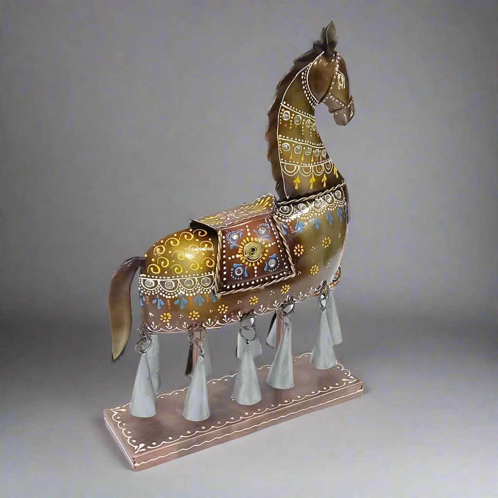 Decorative handcrafted iron horse statue for living room and office