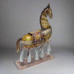 Decorative handcrafted iron horse statue for living room and office
