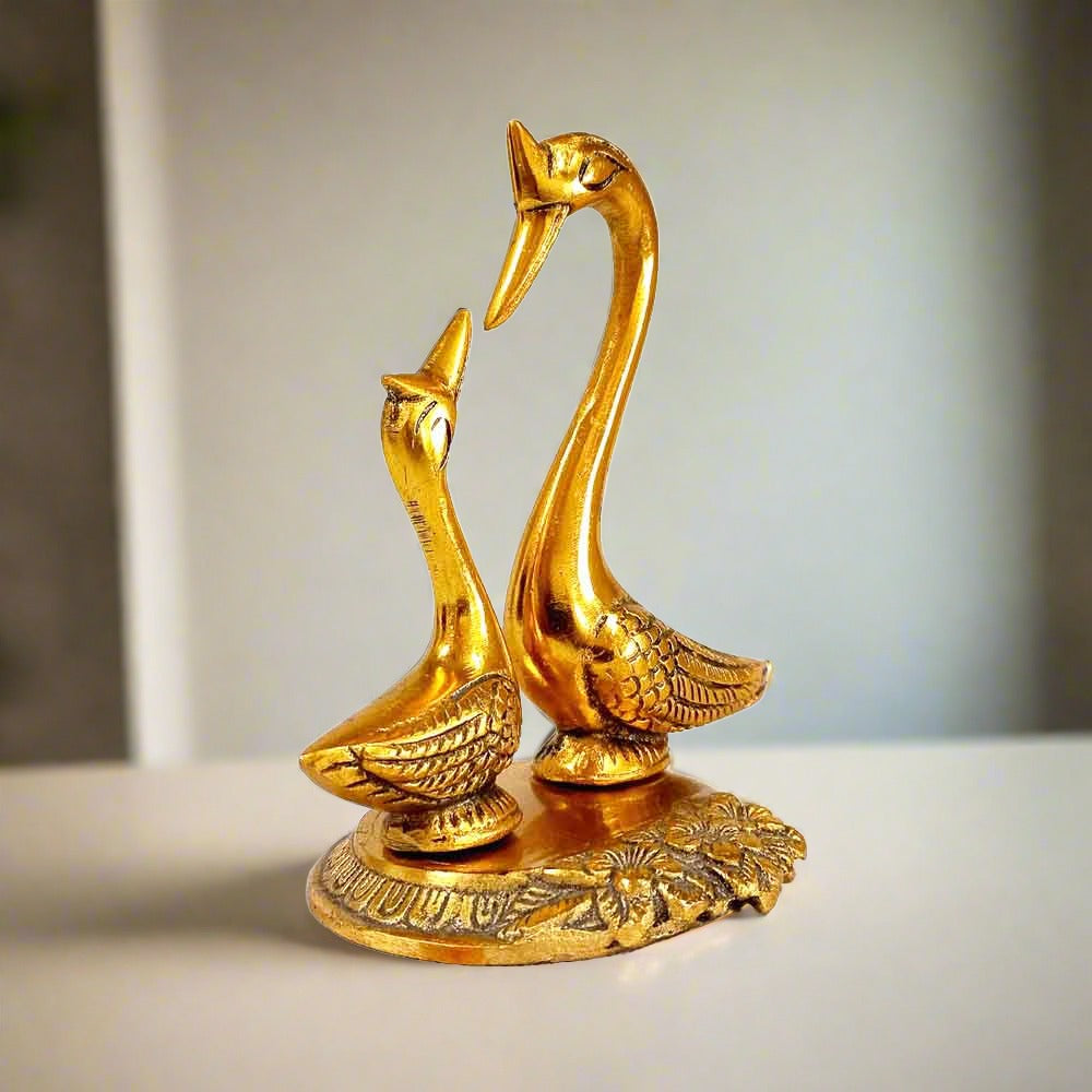 Pair of Kissing Duck Statue