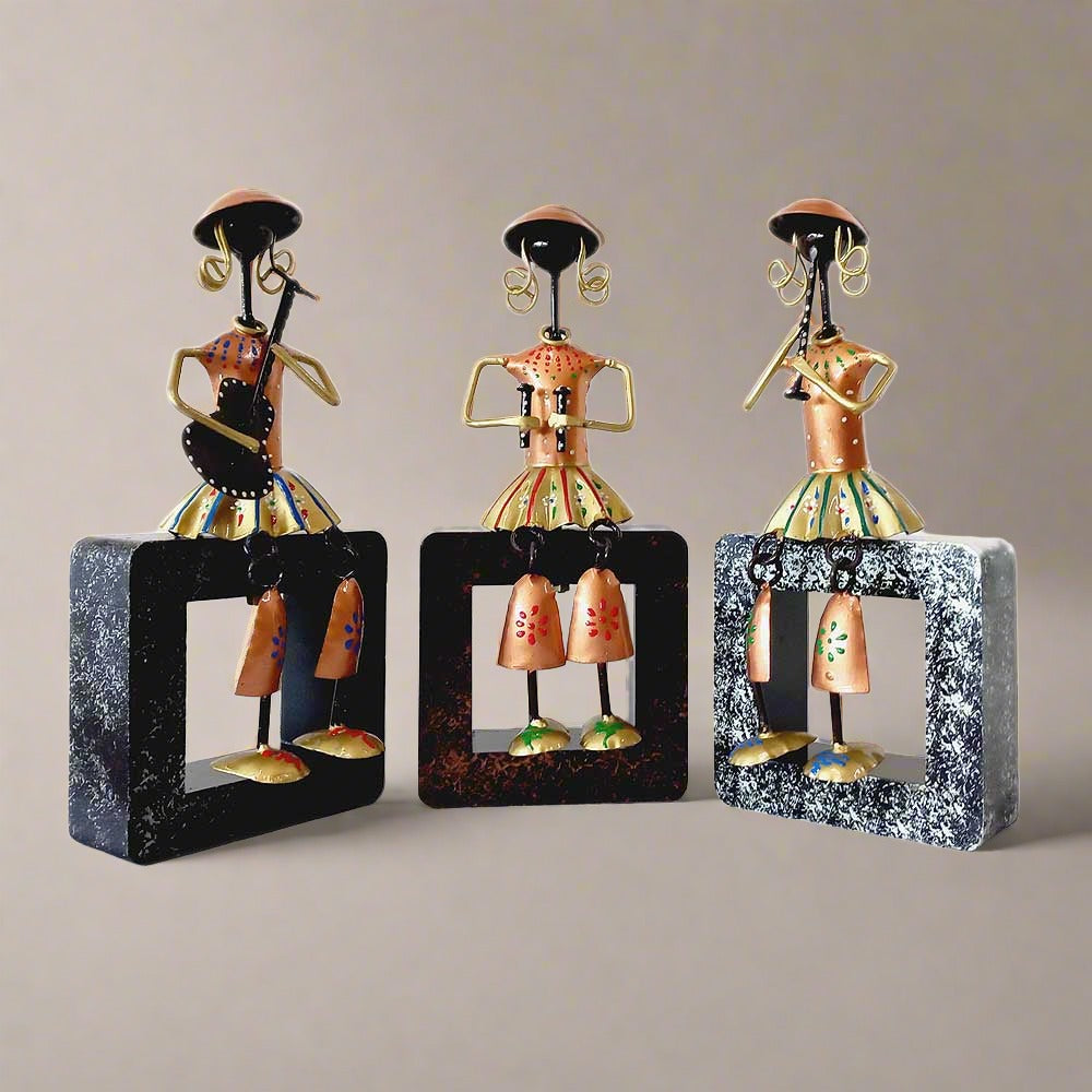 A handmade set of musical dolls with legs that move, a great gift for any occasion.