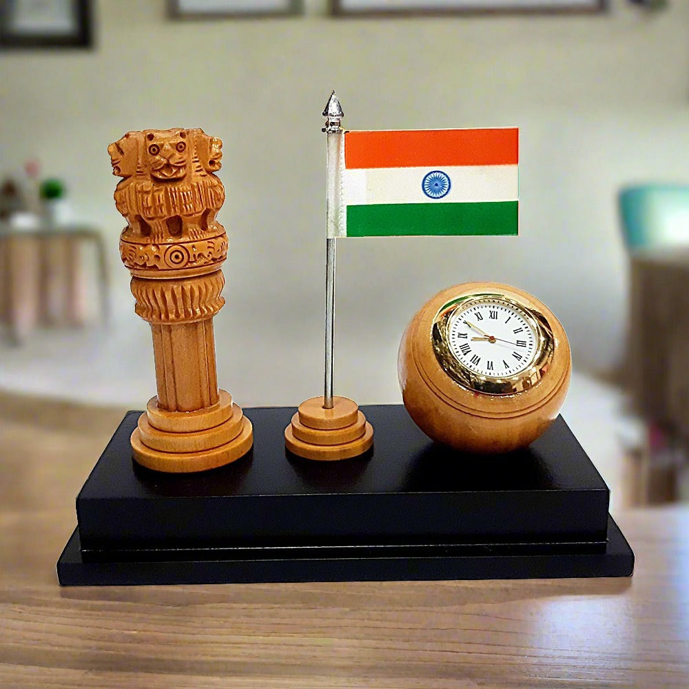 A beautiful Kadamb wood Ashoka Stambh desk clock, a great showpiece for a home or office table.