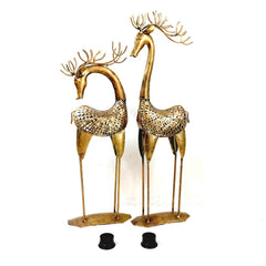A metal deer pair candle stand, a great and spectacular gift idea for a loved one.