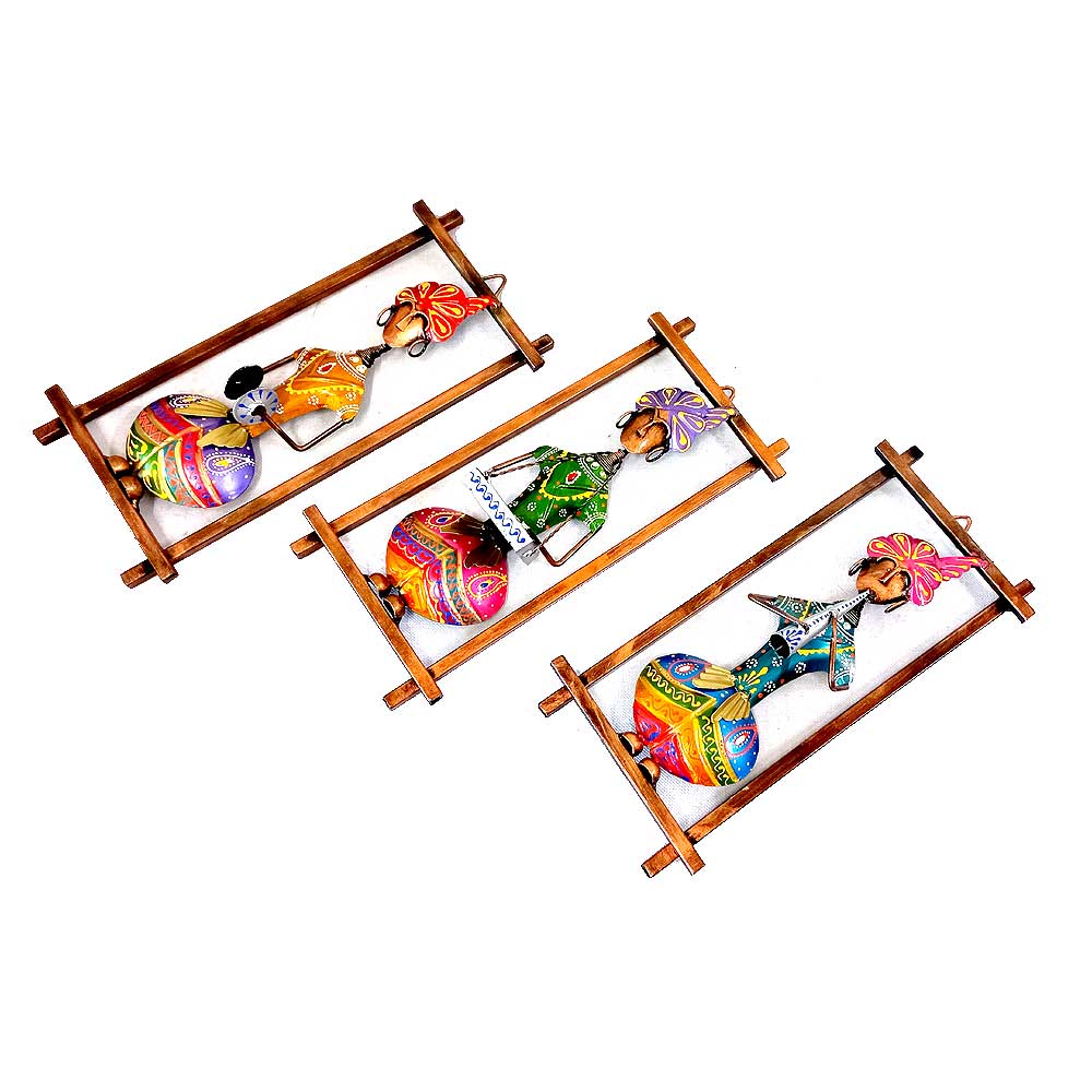 A metal musician showpiece that can be hung on a stair wall or in a room for home decor.