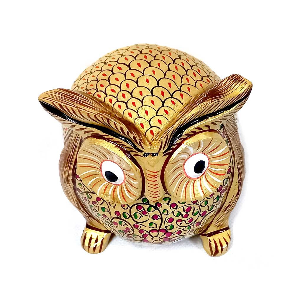 A fine quality wooden owl sculpture, a beautiful and attractive piece for table decor.