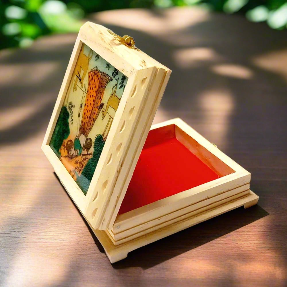 Luxurious Rajasthani artistry jewelry box in fine pine wood – 5cm height with protective velvet interior for small jewelry.
