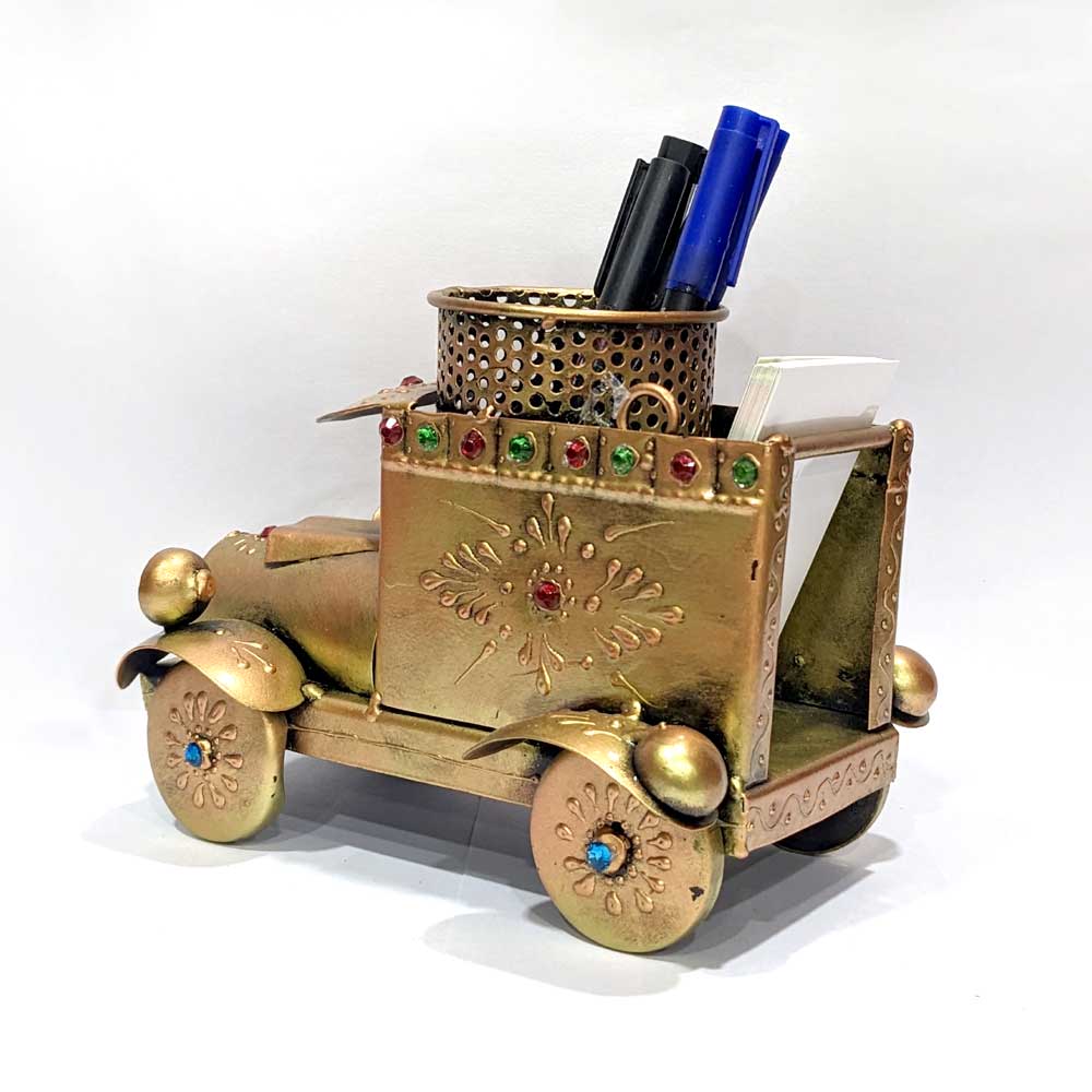 An 18cm metal vintage car desk decor showpiece, a beautiful and sturdy item.