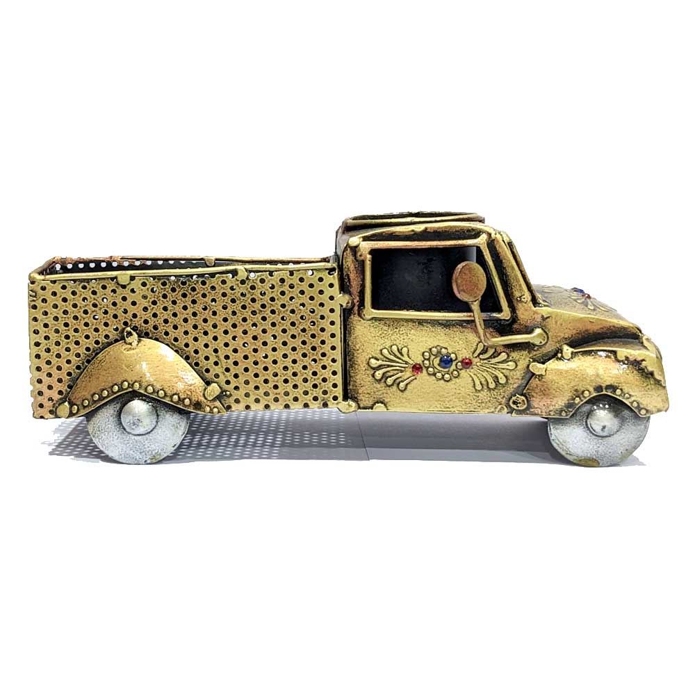 A 23cm metal car desk accessory with a beautiful antique design.
