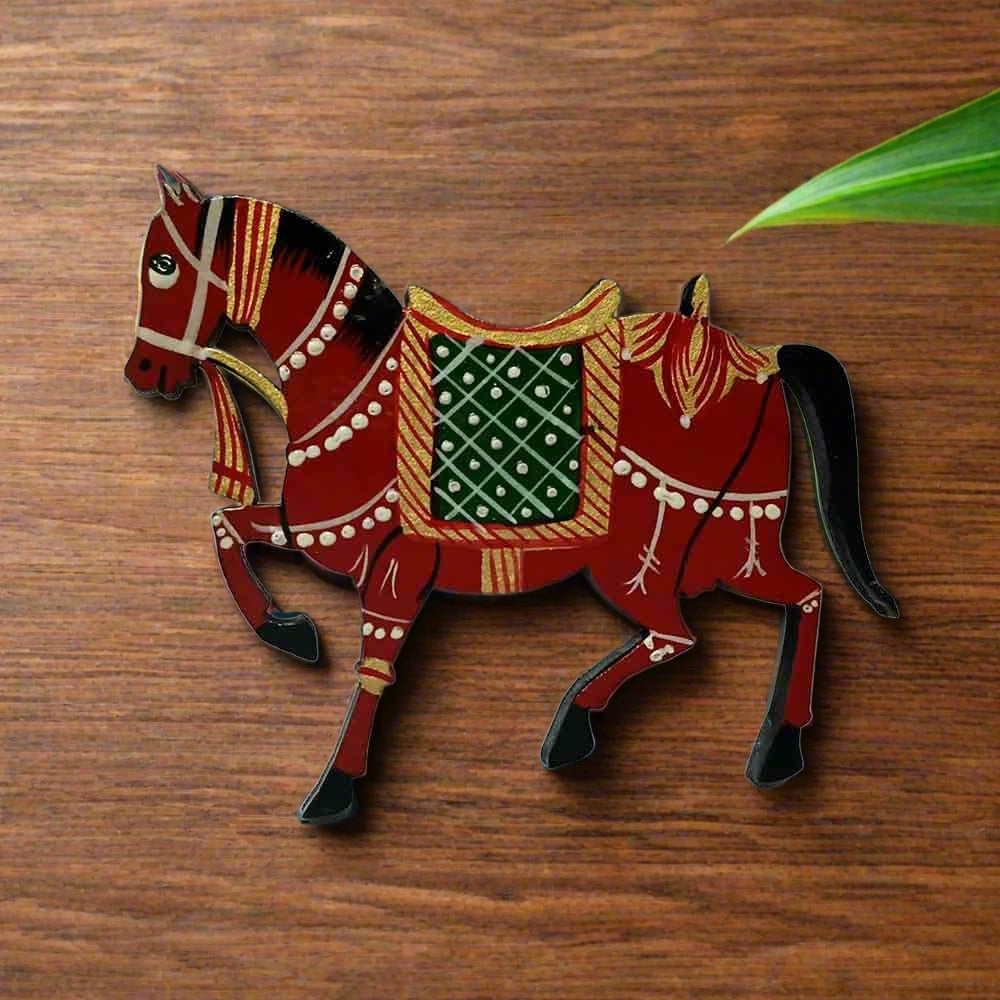 Durable wooden fridge magnet featuring colorful horse artwork