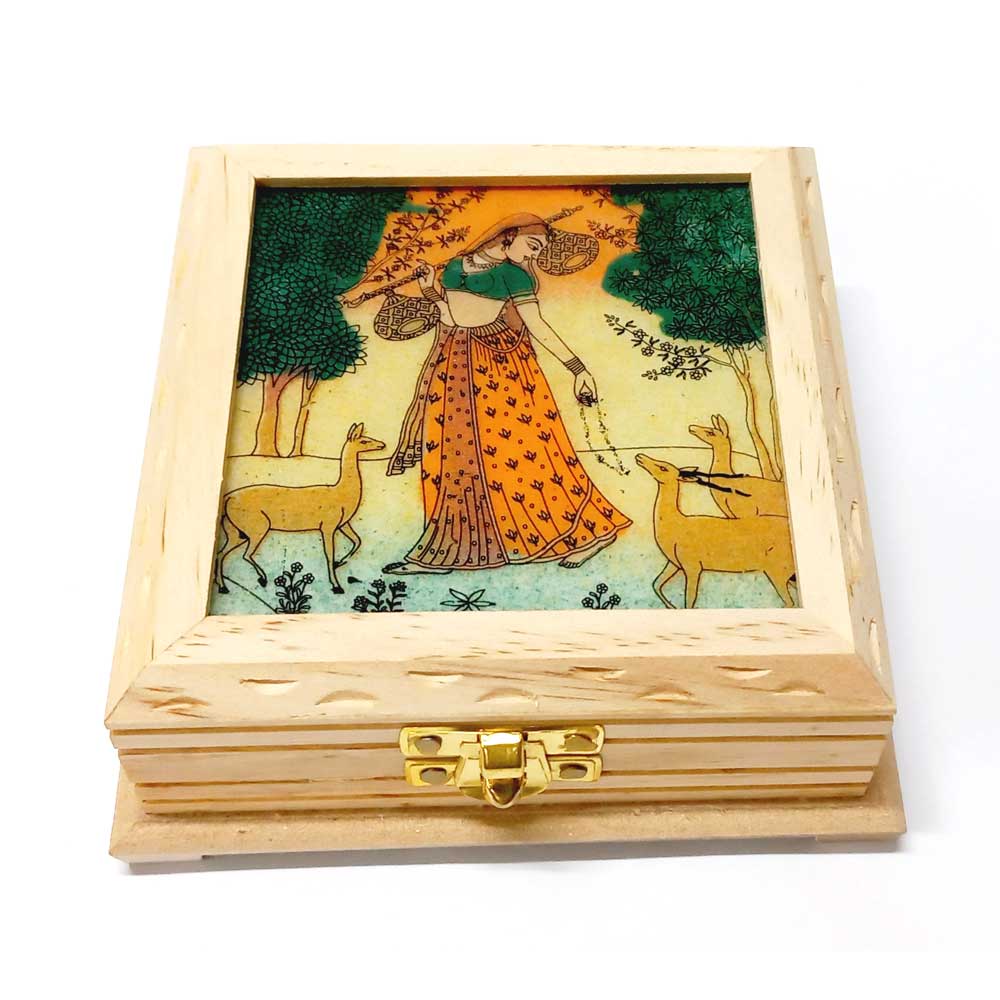 Elegant gemstone powder painted pine wood jewelry organizer – ideal housewarming or birthday gift with 13x13cm size.
