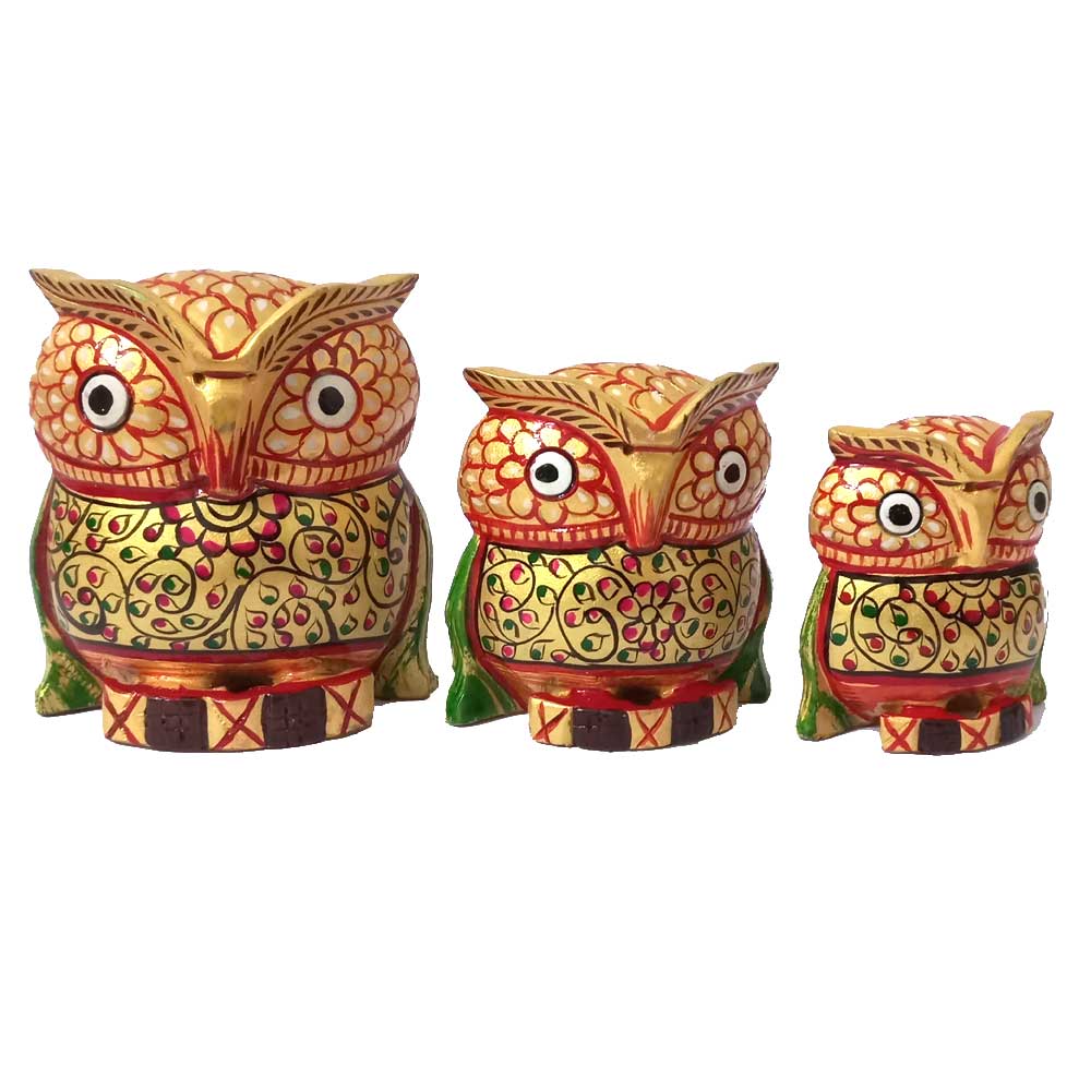 A set of painted wooden bird figurines, perfect for showcase or home decor.
