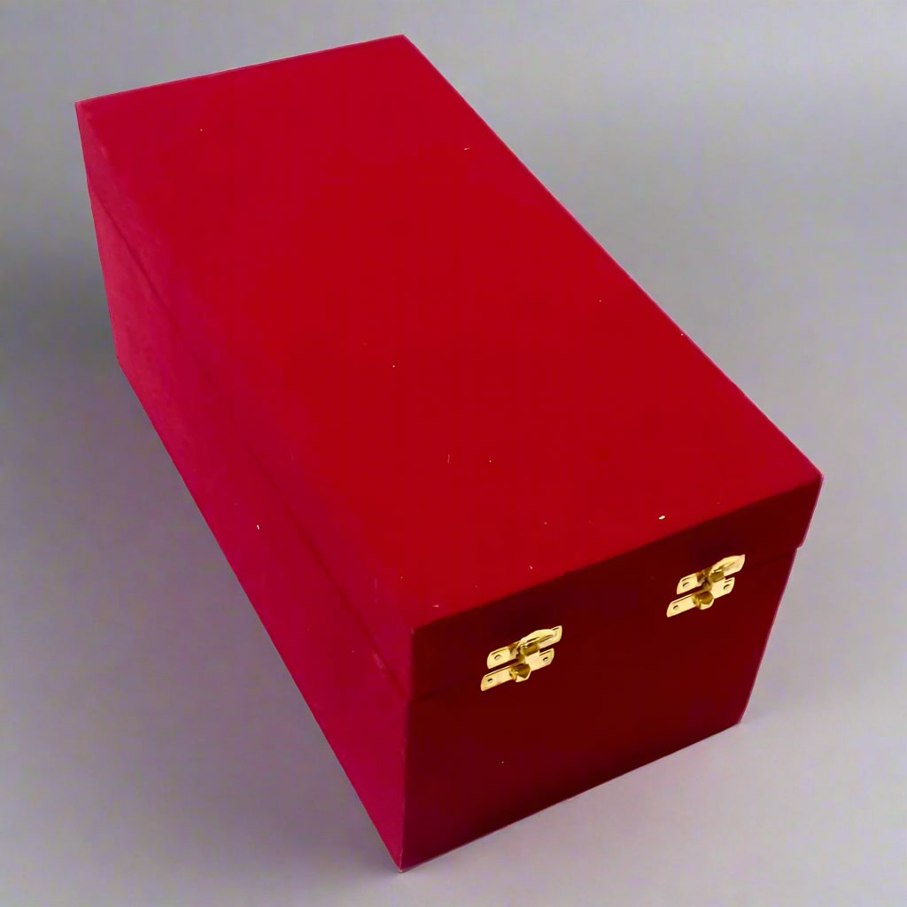 Decorative hand-painted marble vase in velvet box, combining timeless craftsmanship with luxurious style.