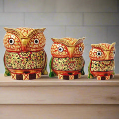 A wooden owl decor set, a great gifting option for all occasions.