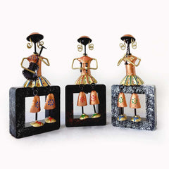 A 25cm metal musical doll set for table-top decor, decorated with beautiful and colorful painting.
