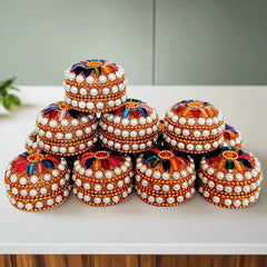 A beautiful and attractive decorative kumkum/sindoor box, a great gift for women during festivals.