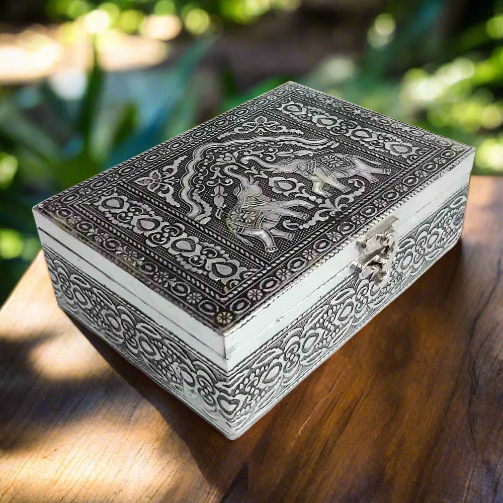 Side profile of 18x13cm wooden jewelry box featuring gorgeous oxidized silver details