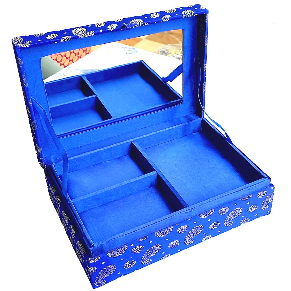  A beautiful Indian zardosi art box, a perfect item for a bridal trousseau.