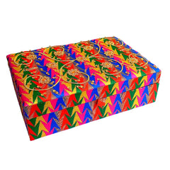 A beautiful Indian zardosi art jewellery box, a great item for personal use and gifting.