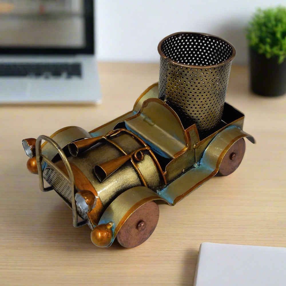 Multifunctional vintage car metal pen holder with hand painting, suitable for pens, pencils, and markers.