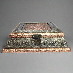 Side profile of 20x20cm wooden dry fruit box with floral designs on four sides